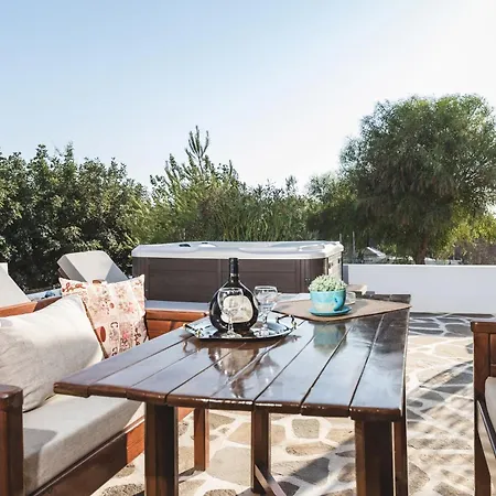 Parisi Naxos Deluxe Vakantiehuis