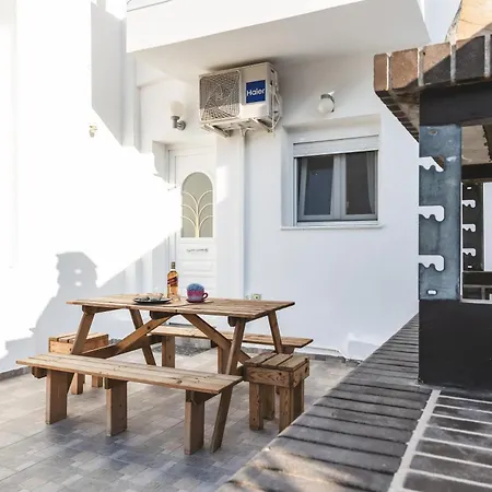 Parisi Naxos Deluxe بيت للعطل *