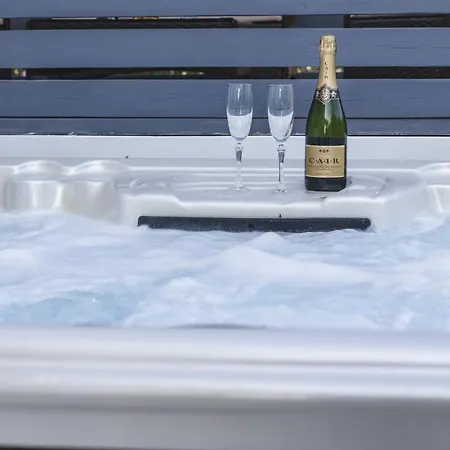 Parisi Naxos Deluxe Free Car *