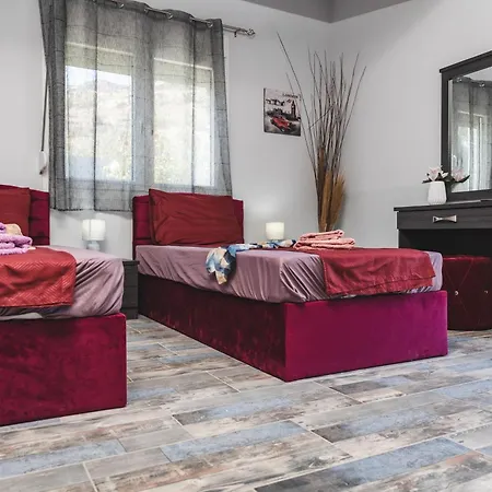 Parisi Naxos Deluxe Free Car